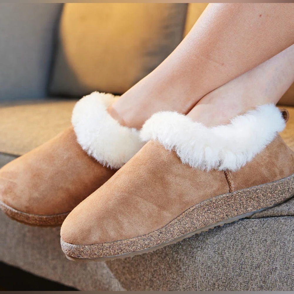 HAFLINGER Iceland sheepskin clog slippers in chestnut fur lined size 38